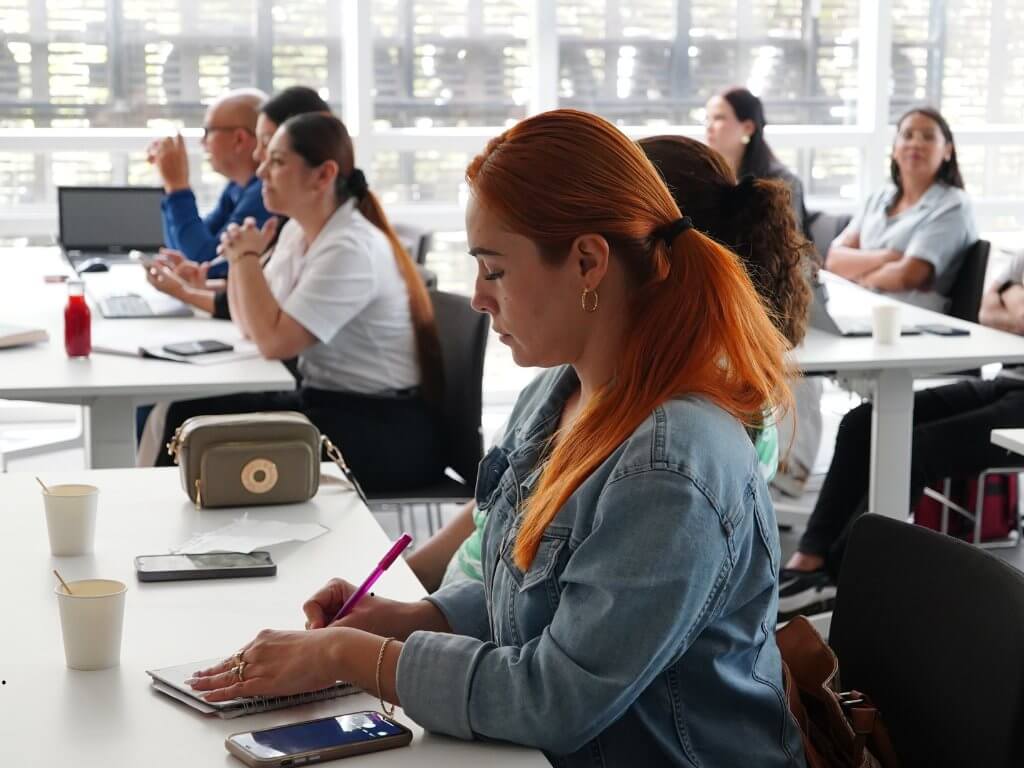 La Cámara de Comercio de Medellín para Antioquia anunció la cofinanciación para la participación de diez marcas en Colombiamoda 2025.