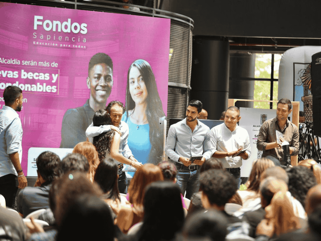 Abren convocatoria para los Fondos Sapiencia 2026, una iniciativa que beneficiará a 359 jóvenes con créditos condonables.