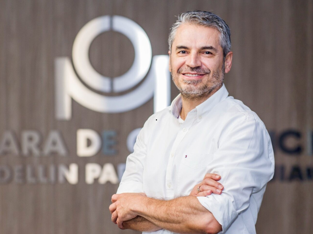 En la imagen aparece Fredy Pulgarín Sierra, vicepresidente de Competitividad y Desarrollo Empresarial de la Cámara de Comercio de Medellin para Antioquia.