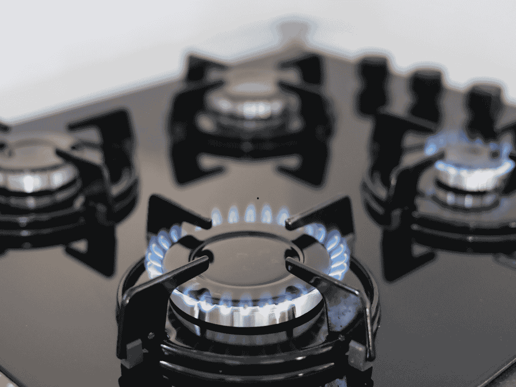 Foto: Canva. El Programa Gas Social alcanzó 105.115 conexiones de gas natural para familias de estratos 1 y 2 en 20 departamentos.