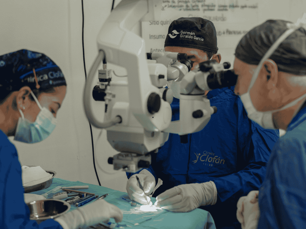 Foto: Clofán. Un equipo interdisciplinario de la Clínica CLOFÁN de Medellín llevó a cabo el primer implante de prótesis de iris de silicona en Colombia.