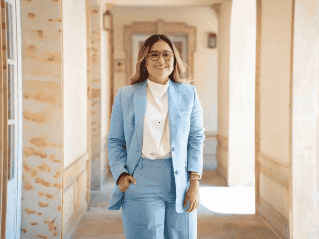 En la imagen aparece María José Navarro, actual Superintendente de Economía Solidaria.