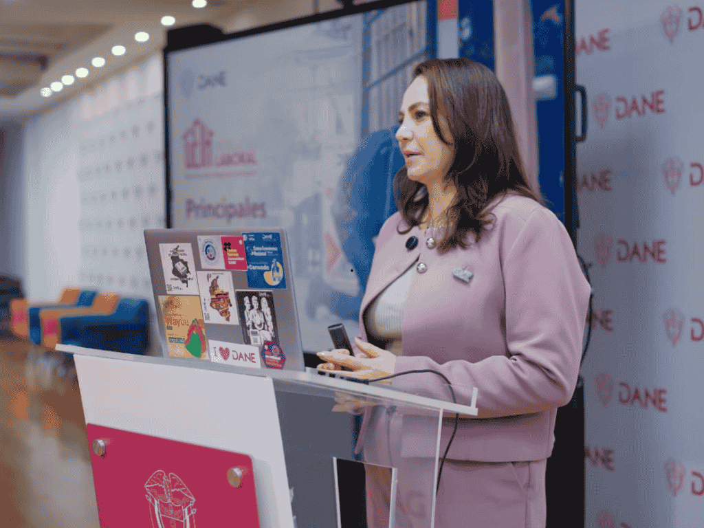 En la imagen aparece Piedad Urdinola Contreras, directora del DANE.