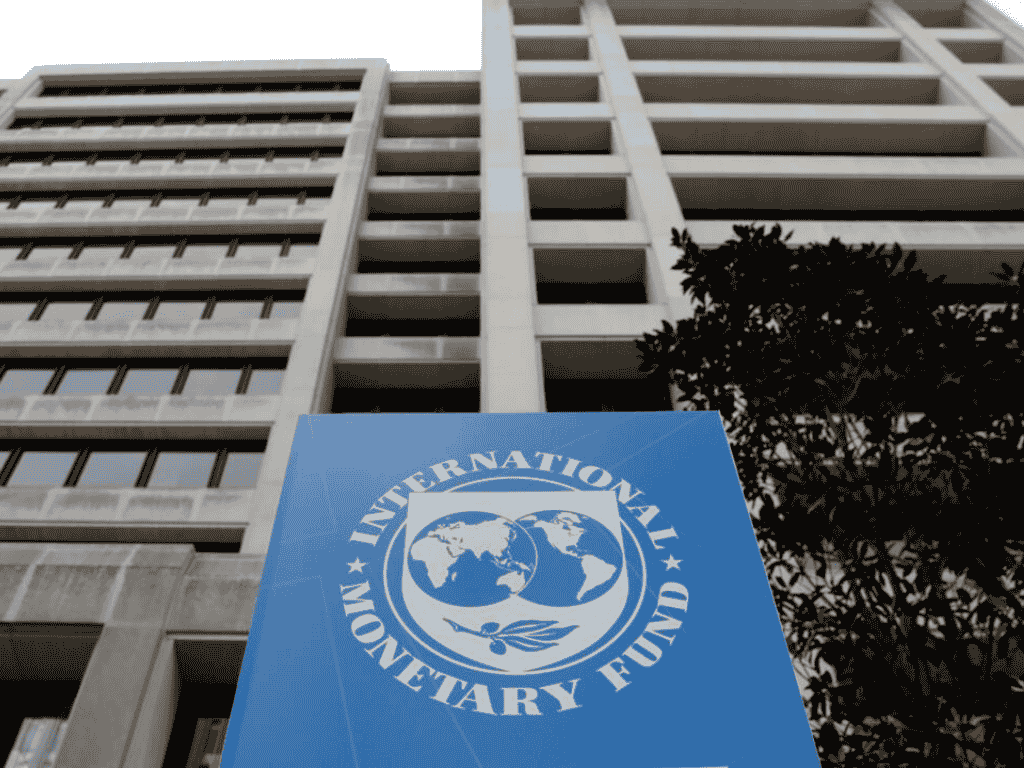 En la imagen se ve una de las sedes del Fondo Monetario Internacional.