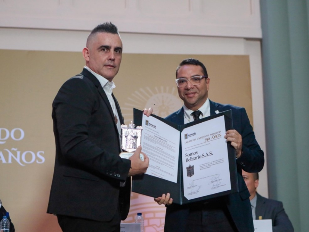 Foto: Cortesía. El Concejo de Medellín otorgó la Orden del Cabildo de Medellín 350 años al Grupo Empresarial Somos Belisario.