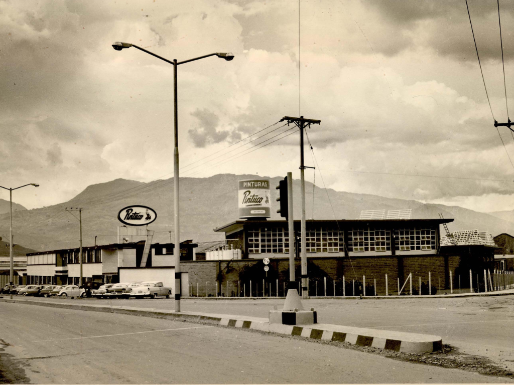 Foto: Pintuco. Hace exactamente 80 años fundaron en Medellín una pequeña empresa de pinturas se convertiría en un ícono colombiano: Pintuco.