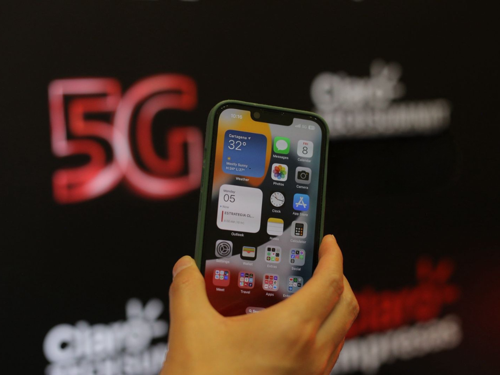 Foto: Claro. Claro Colombia presentó su balance de despliegue 5G, reafirmando su posición dominante en infraestructura y adopción de esta tecnología.