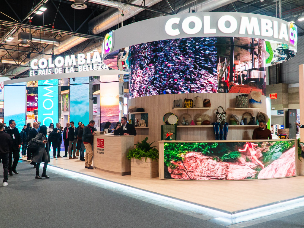 Foto: Procolombia. Colombia lleva delegación récord a FITUR 2026 con stand sostenible, activaciones en Madrid y oferta diversa.