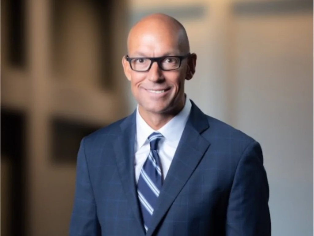 En la imagen aparece Jason Teter presidente de Argos Materials LLC.