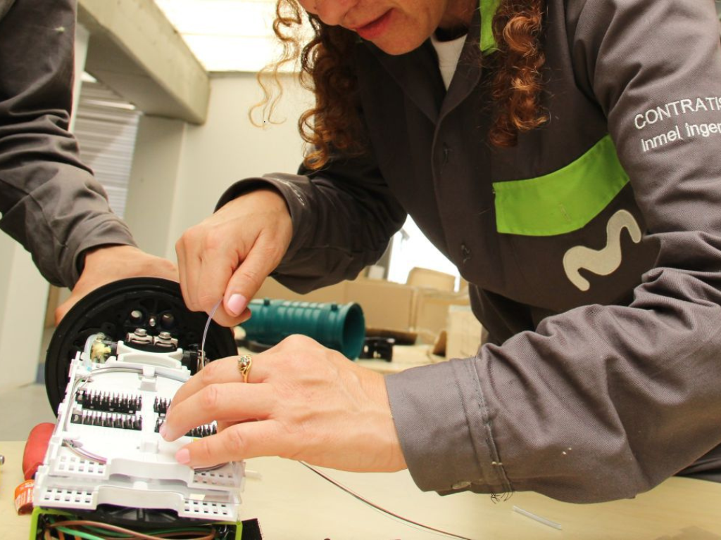 Foto: Movistar. Telefónica Movistar Colombia ha alcanzado un hito histórico en la Cumbre Mundial de la Industria 2025, celebrada en Riad, Arabia Saudita.