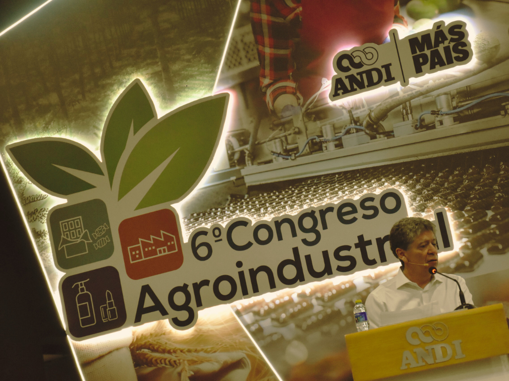 Foto ANDI: Colombia busca ser el 10° productor agroindustrial del mundo. Bruce Mac Master (ANDI) propone crecer un 146% en producción para 2026.