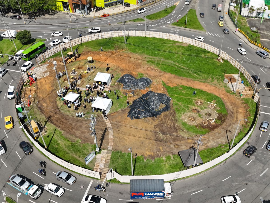 Foto: Distrito de Medellín. Comienzan obras del intercambio vial de Las Vegas. Una inversión de $58.700 millones para mejorar la movilidad en el Sur de Medellín.