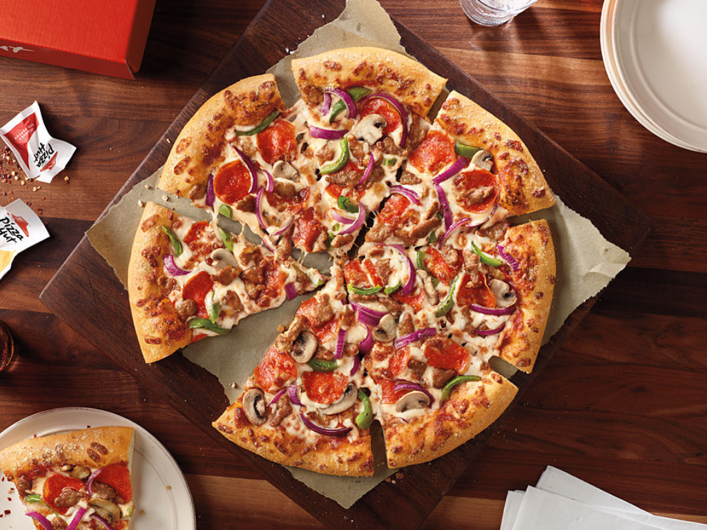 Foto: Cortesía, Yum! Brands, la matriz que agrupa a Pizza Hut, confirmó que cerrará 250 establecimientos en EE. UU. ante caída en ventas.