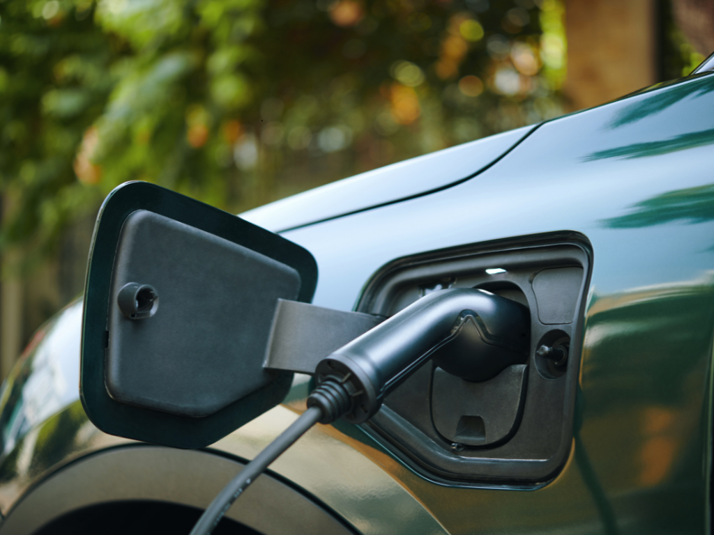 Foto: Canva. Ford, Toyota y Subaru lideran un ranking de los 10 donde los motores híbridos y eléctricos son los protagonistas.