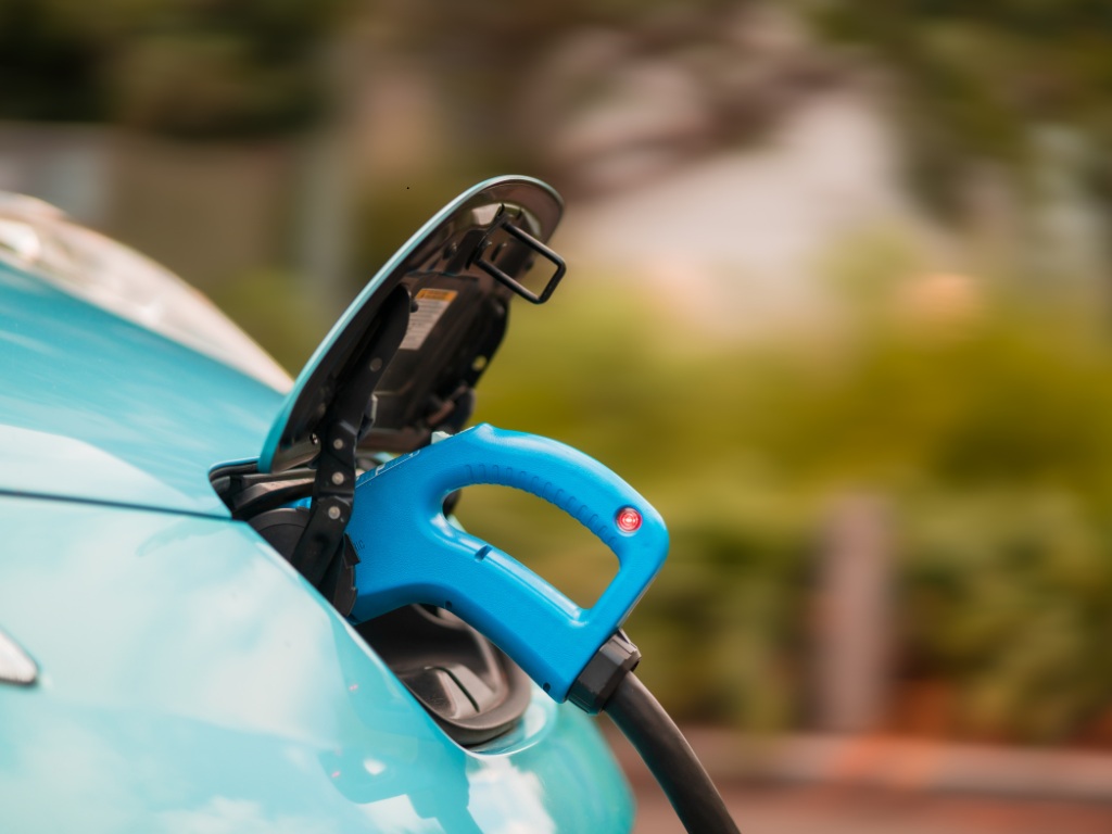 Foto: Canva. Colombia es el tercer mercado más grande de vehículos eléctricos en Latinoamérica. El país alcanzó una participación del 34,5%.