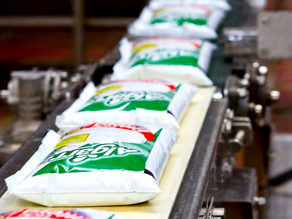 Foto: Cortesía. Tras 70 años, desaparece la marca de leche Algarra. Gloria Foods suspende su operación láctea en Colombia para enfocarse en jugos California.