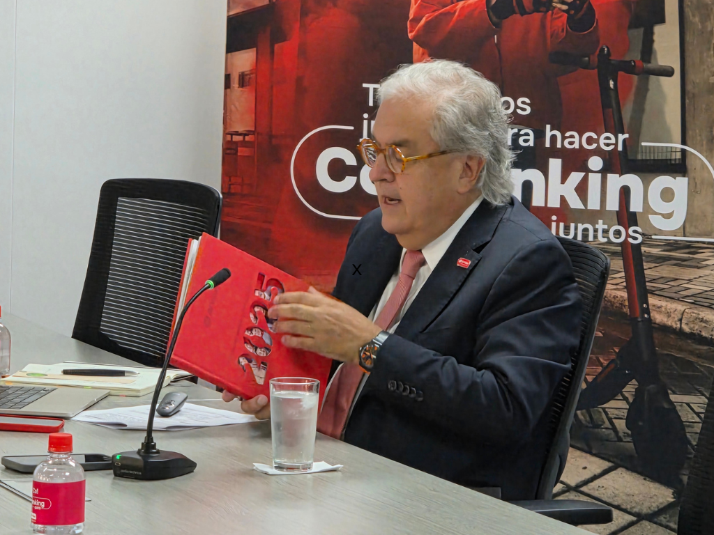 Foto: Banco AV Villas. Gerardo Hernández, presidente de AV Villas, reportó crecimiento superior en 2025. El banco volvió a las utilidades y redujo pérdidas.