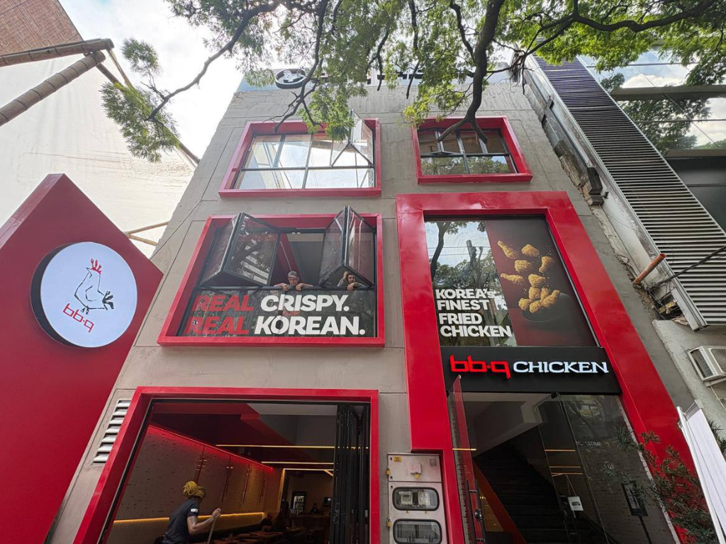 Foto: Genesis BBQ. La cadena coreana Genesis BBQ abre su primer local en Medellín y contará con su famoso Pollo OVNI en su llegada a Colombia.