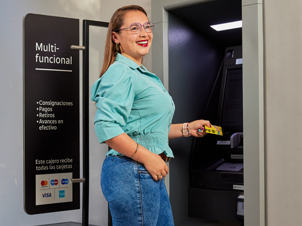 Foto: Bancolombia. Bancolombia habilita retiros NFC sin insertar la tarjeta en más de 4.000 cajeros. Conozca los beneficios en seguridad y tarjetas compatibles.