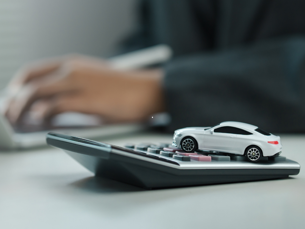 Foto: Canva. Evite fraudes en el pago del impuesto vehicular de Antioquia. Conozca el sitio web oficial y los descuentos del 20% vigentes hasta abril.