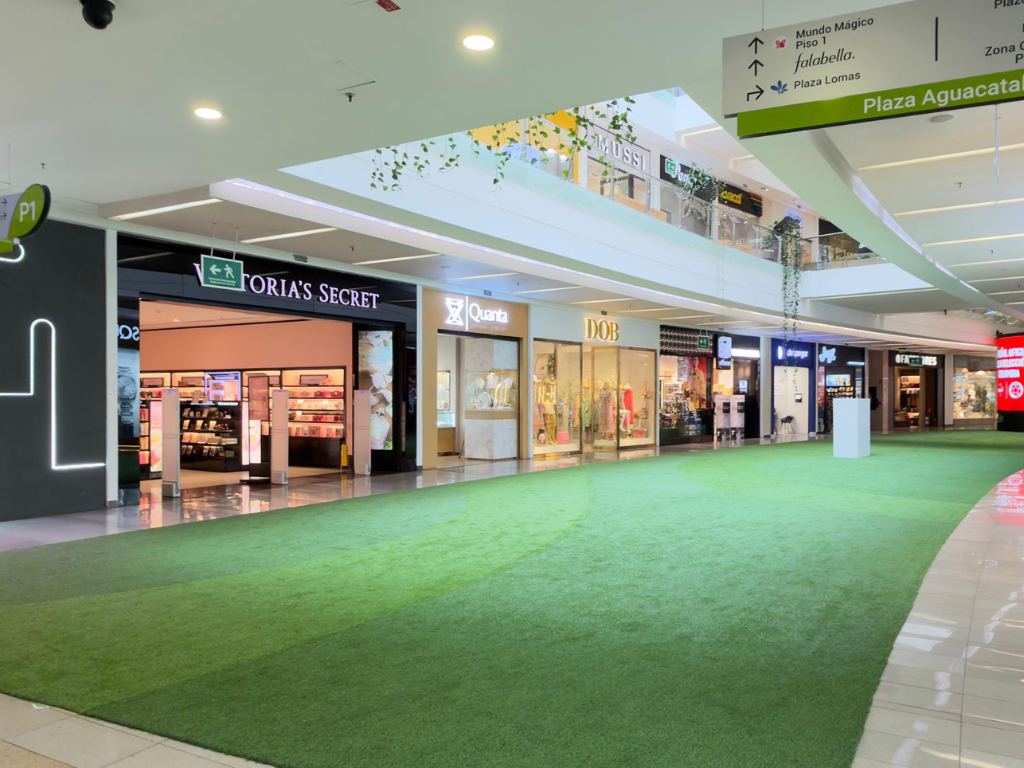 Foto: Santafe-Medellin. María Fernanda Bertel anuncia inversión de $10.000 millones en Santafé Medellín. Nueva plazoleta Mundo Experiencias, marca deportiva en junio y Mundial.