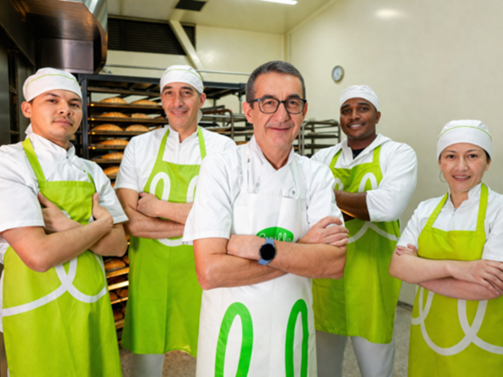Foto: Grupo Éxito. Carulla consolida su panadería artesanal con 3,6 millones de unidades vendidas. Conozca la historia de Pascal Menard y la masa madre.
