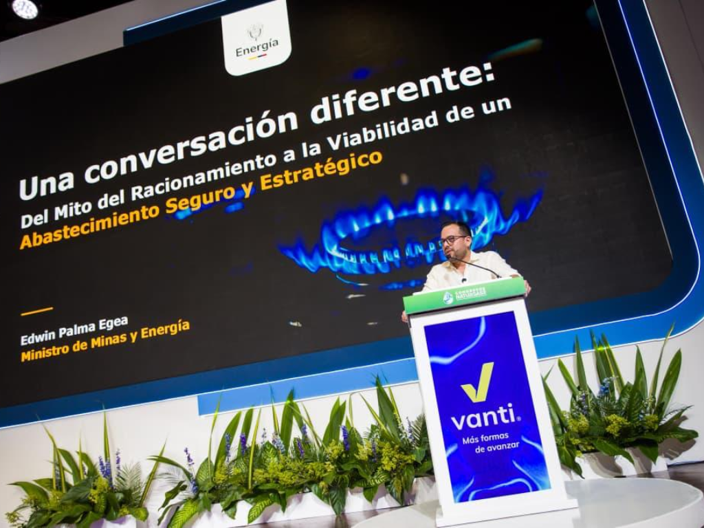 Foto: Ministerio de Minas y Energía. El Gobierno propone subasta Open Season para regasificación en el Congreso Naturgas 2026. Busca fortalecer la seguridad energética.