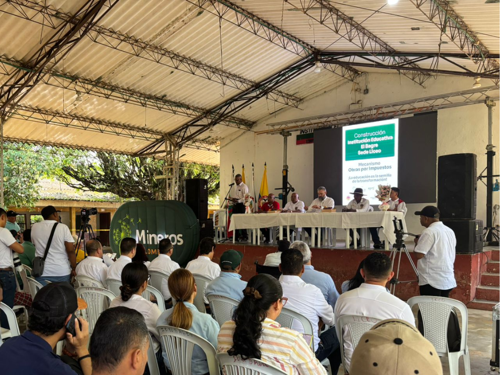 Foto: Mineros. Inicia la obra de la IE El Bagre en Antioquia. Inversión de $38.705 millones de Mineros S.A., EPM y Grupo Argos para 1.080 estudiantes.