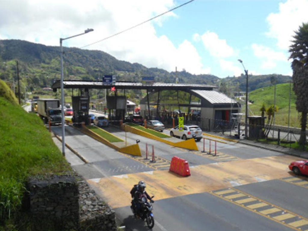 Foto: Invías. Debate en el Congreso por baja inversión en la vía Medellín - Bogotá. Invías pignorará peajes a 20 años para financiar obras.