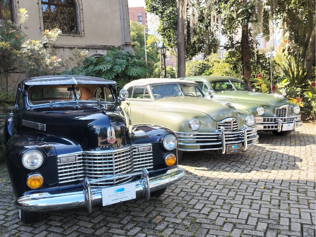 Foto: Cortesía. Medellín celebra 30 años del Museo del Transporte en El Castillo. Autos clásicos, Ferrari, Rolls-Royce y el antiguo tranvía restaurado.