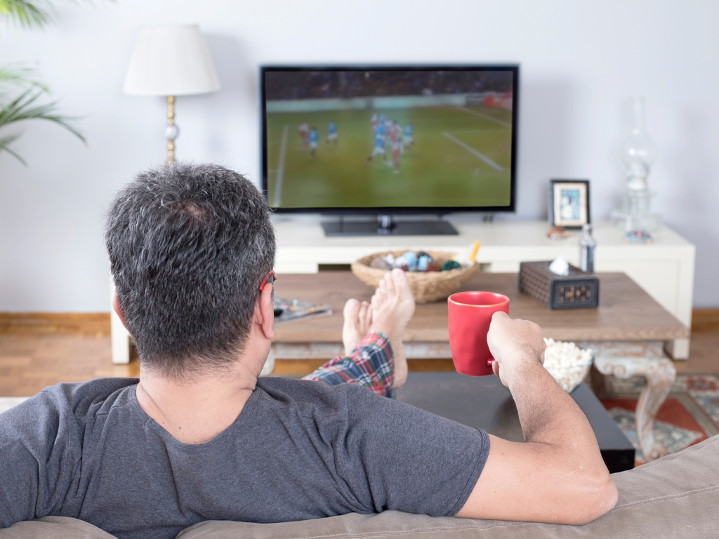 Foto: Canva. Las importaciones de televisores crecieron 57,6% en enero de 2026 en Colombia ante la fiebre del Mundial de la FIFA. Samsung lidera.