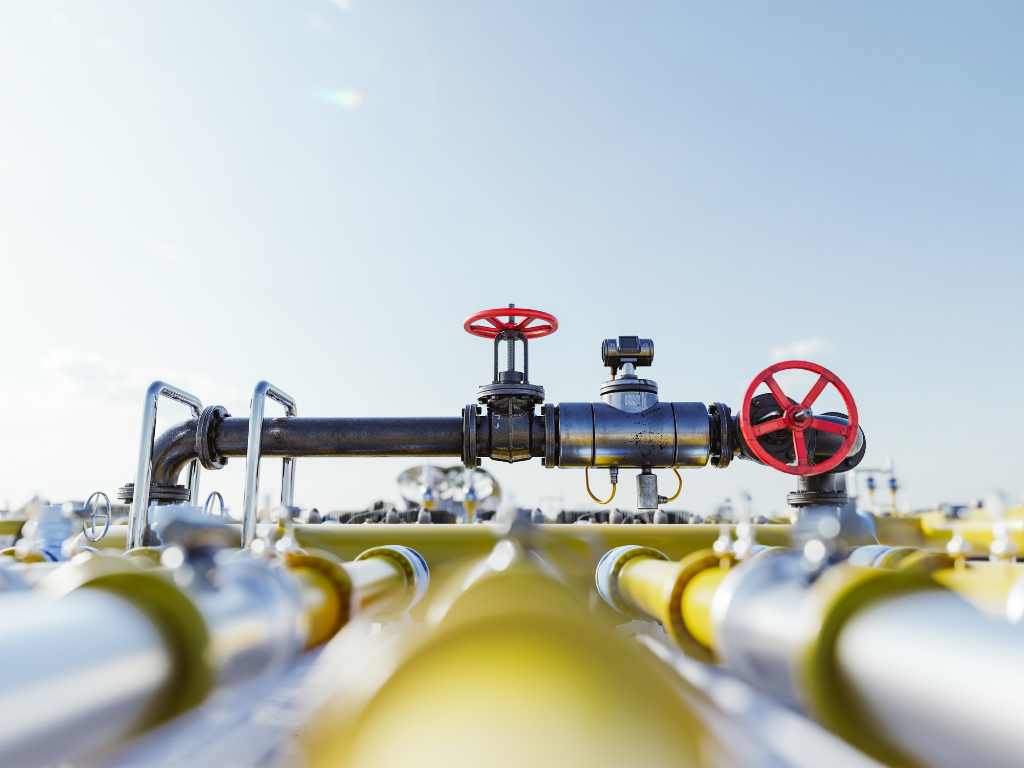 Foto: Canva. Un informe revela que los precios del gas natural en Colombia superan en un 199% al referente Henry Hub. La Superservicios pide intervención.
