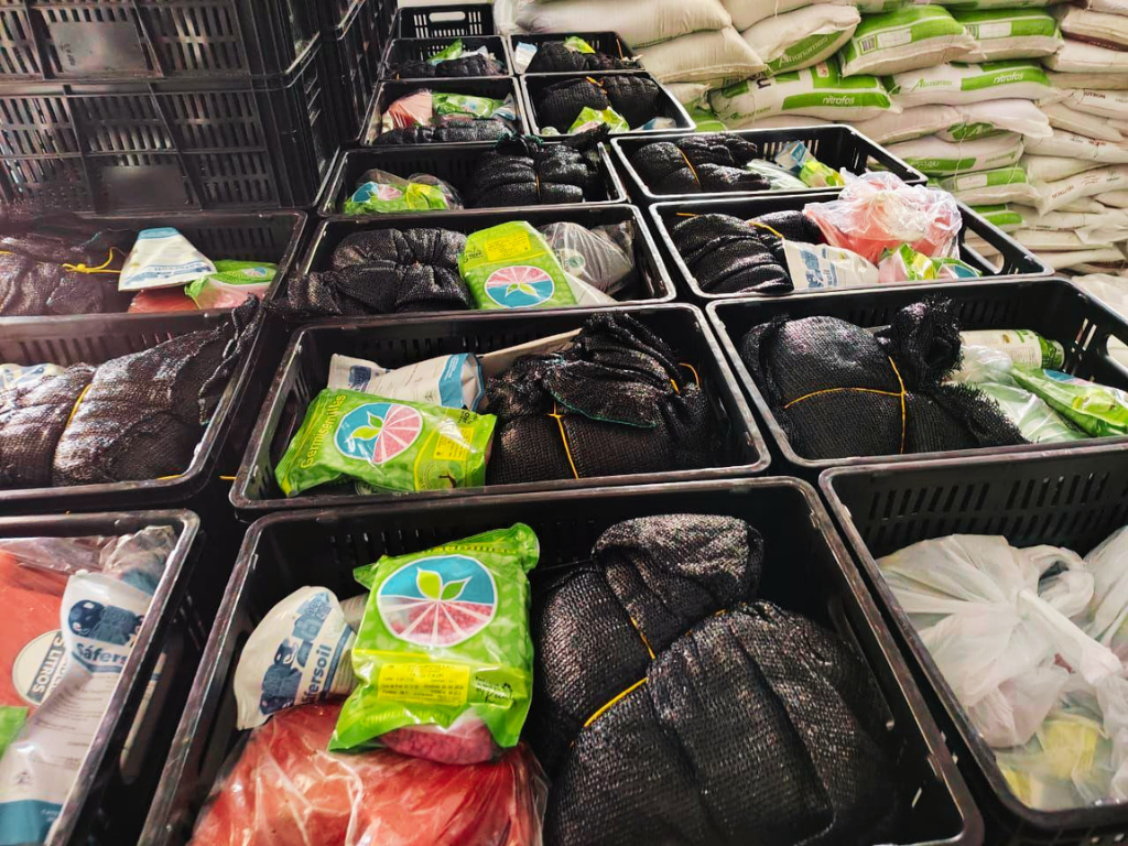 Foto: Gobernación de Antioquia. La Gobernación de Antioquia inició la entrega de kits de seguridad alimentaria a más de 2.700 familias en Urabá.