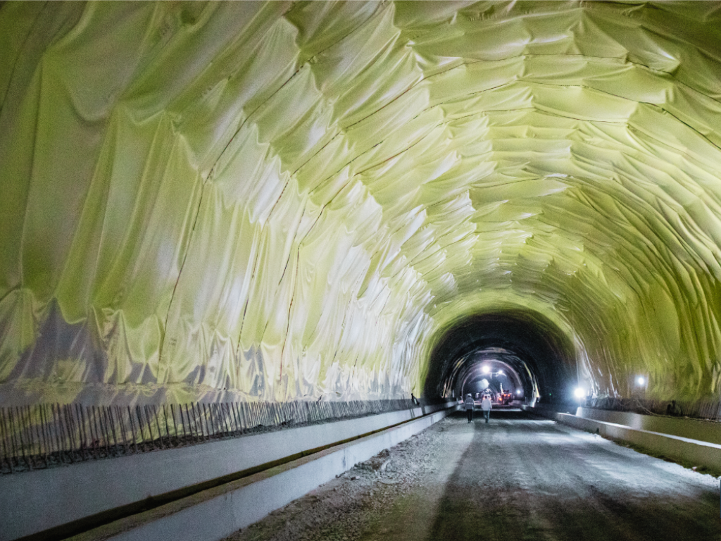 Foto: El Cóndor. Túnel del Toyo Construcciones El Cóndor: Inyección de $24.975 millones para blindar la conectividad hacia Urabá.