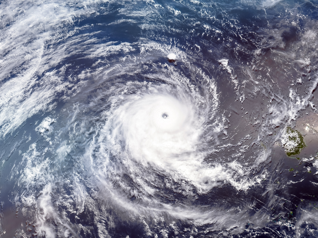 Foto: Canva. El Centro Nacional de Huracanes (NHC) vigila el potencial ciclón tropical uno. Emiten alertas en Texas y Louisiana ante posible evolución a tormenta Arthur.