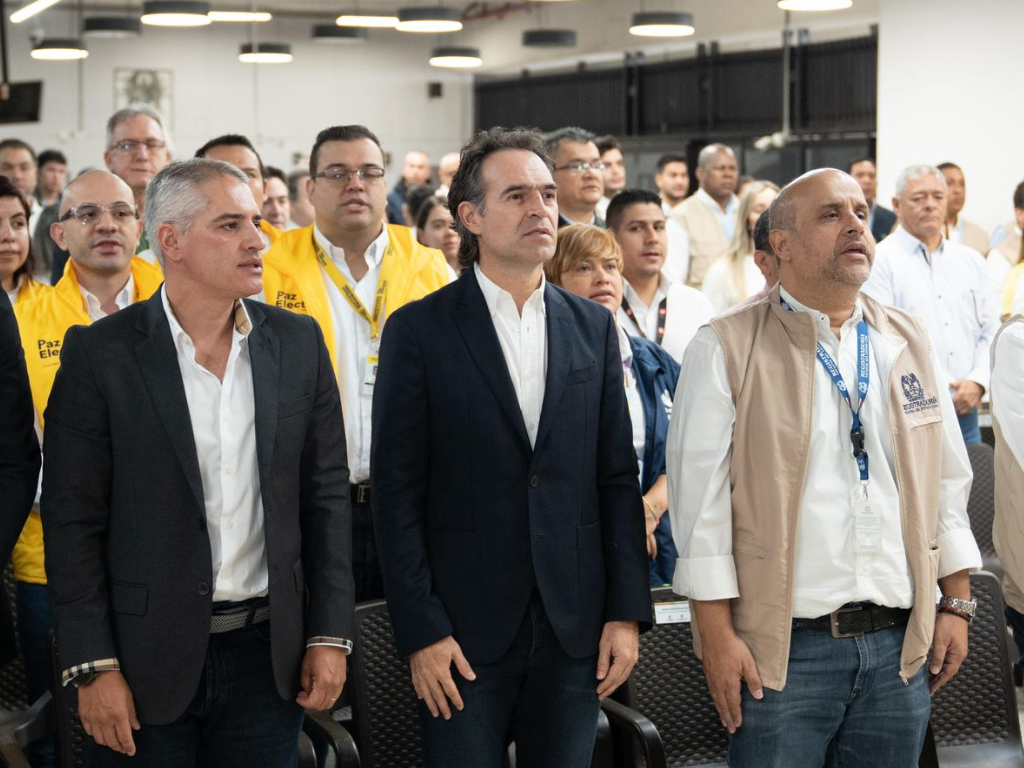 Foto: Distrito de Medellín. El alcalde Federico Gutiérrez abrió las elecciones en Medellín. Conozca la medida de tarifa cero en el Metro de Medellín para incentivar el voto masivo.