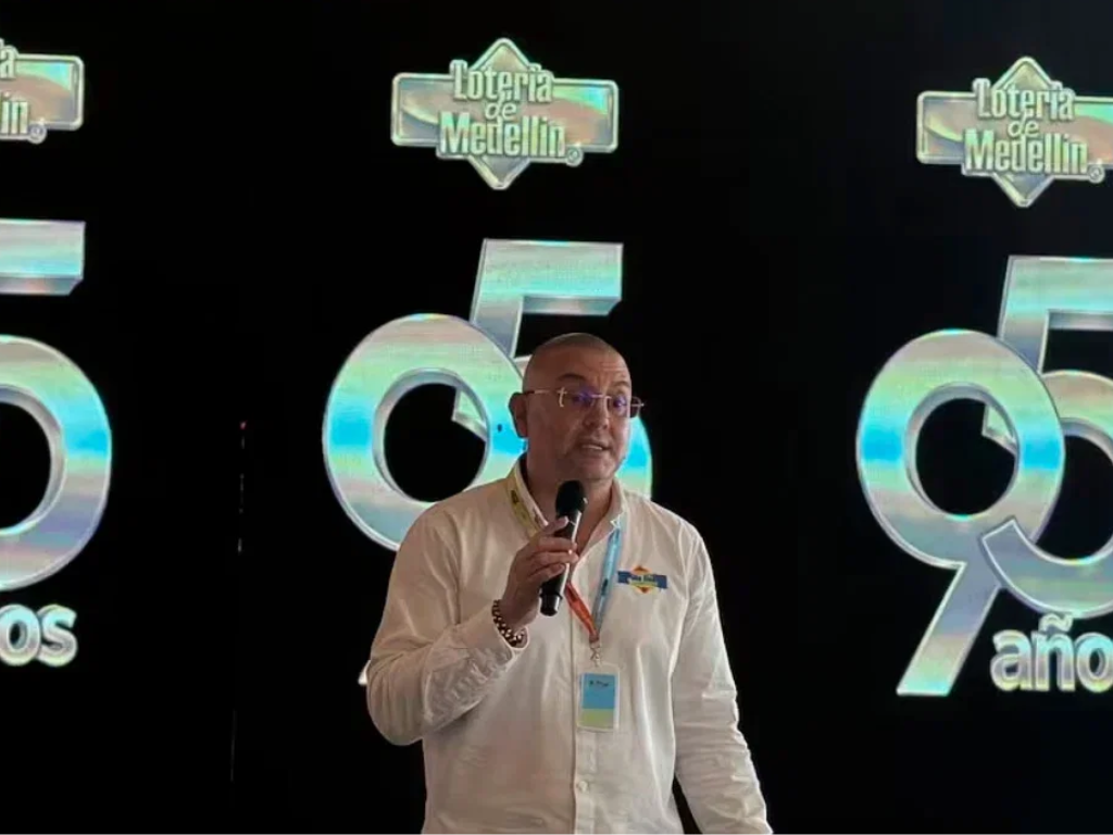 Foto: Cortesía. El gerente Néstor Fernando Zuluaga detalló las cifras de la Lotería de Medellín y transferencias a la salud. El canal virtual ya pesa el 20%.