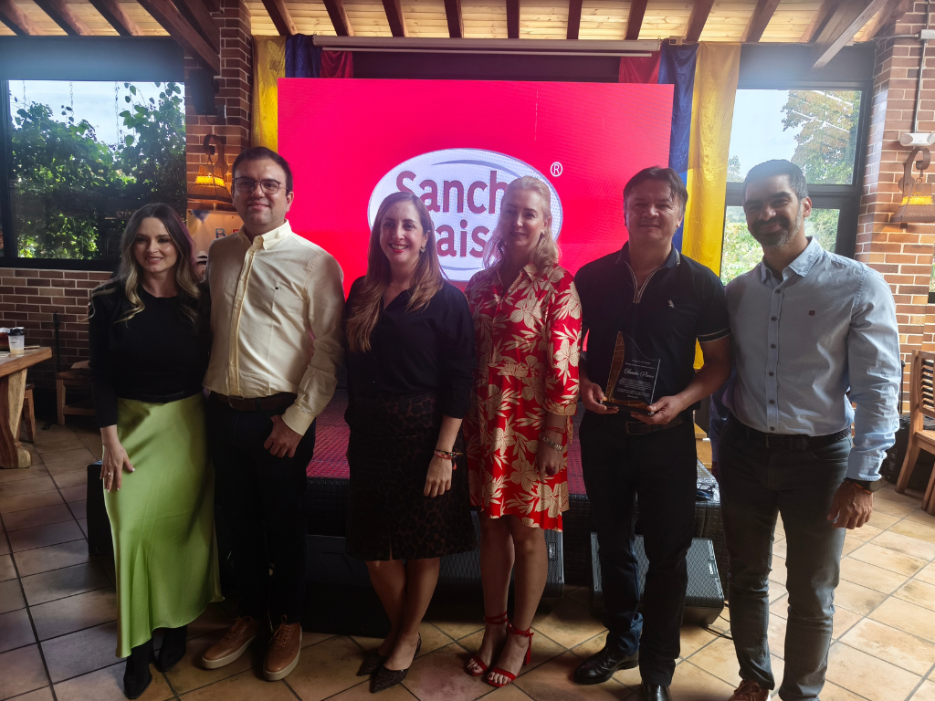 Foto: ABC Economía. El restaurante Sancho Paisa firmó un memorando con la Alcaldía de Medellín para impulsar el turismo sostenible e integrar sus datos de consumo al SITE.