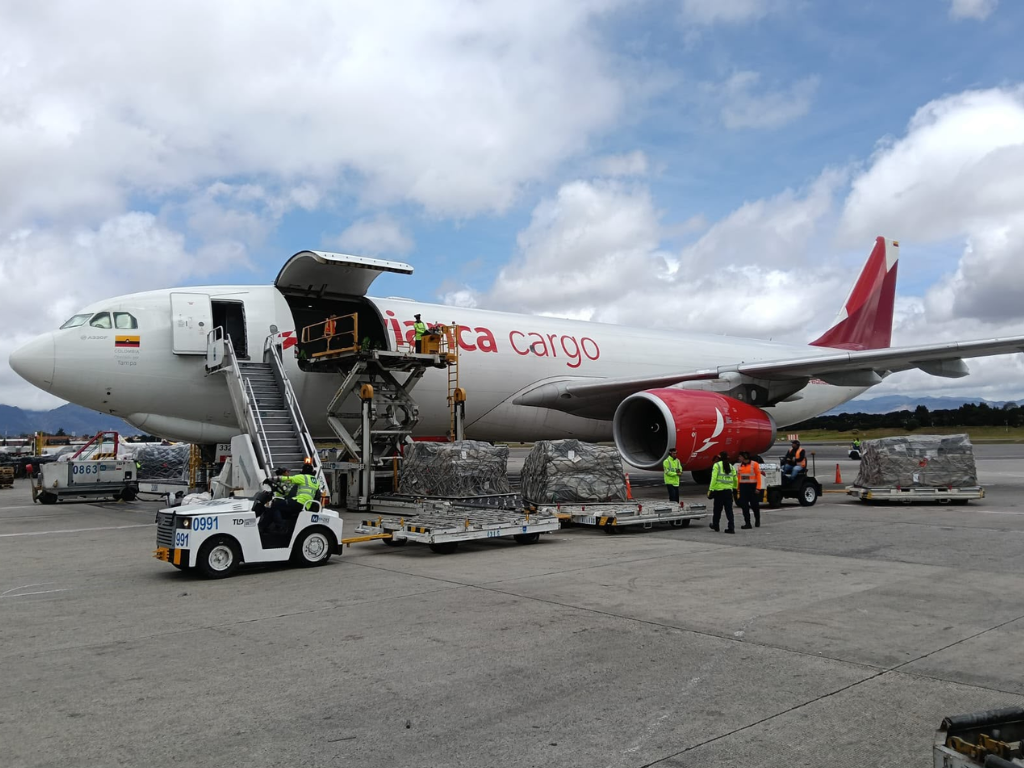Foto: Avianca. Avianca, en alianza con Wamos Air, despachó un tercer avión carguero con 55 toneladas de insumos y alimentos para los afectados por el terremoto en Venezuela.