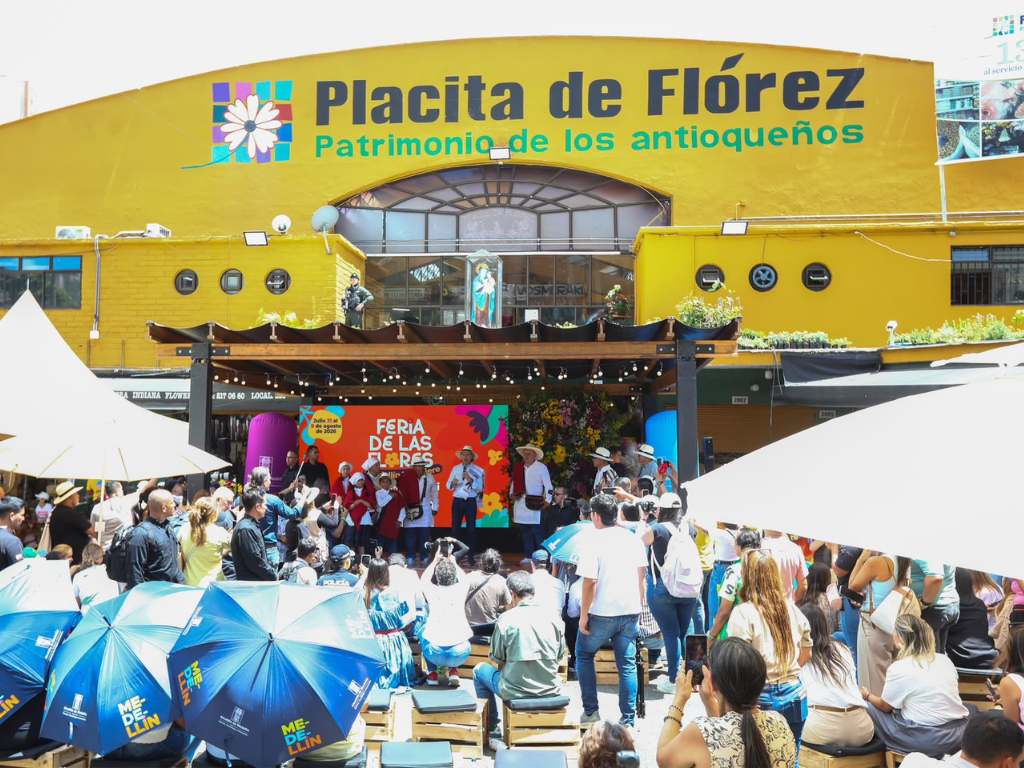Foto: Distrito de Medellín. El alcalde Federico Gutiérrez presentó la Feria de las Flores de Medellín. Conozca las fechas,, los desfiles y la derrama económica.