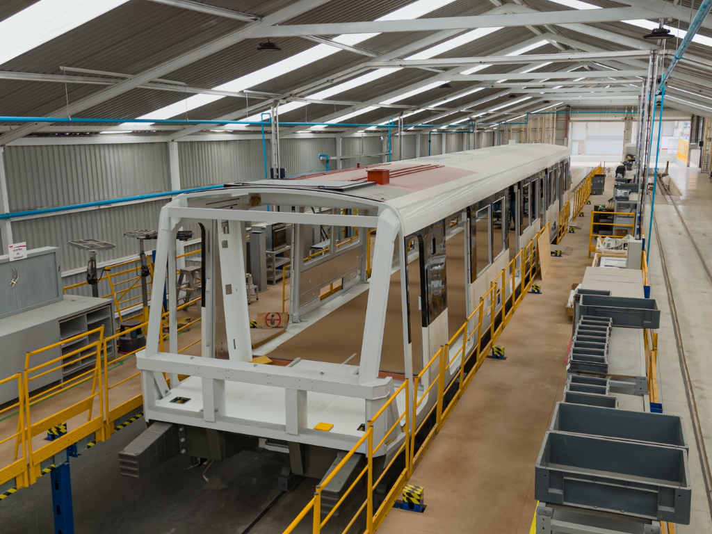 Foto: Metro. Con una inversión de $515.000 millones, el Metro avanza en la fabricación de 39 vagones. La primera estructura ya viene desde México.