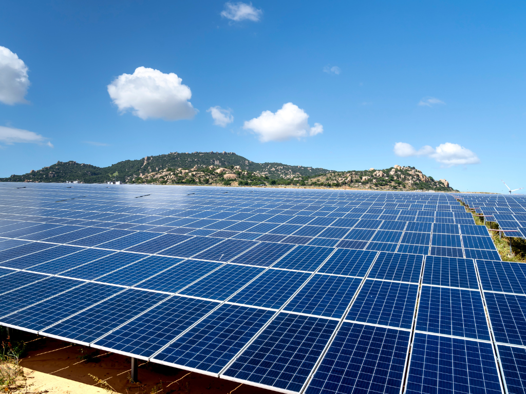Foto: Canva. Colombia multiplicó 1.000% su capacidad de baterías en la subasta de energía limpia. El precio cerró en $ 315,87 por kilovatio hora.