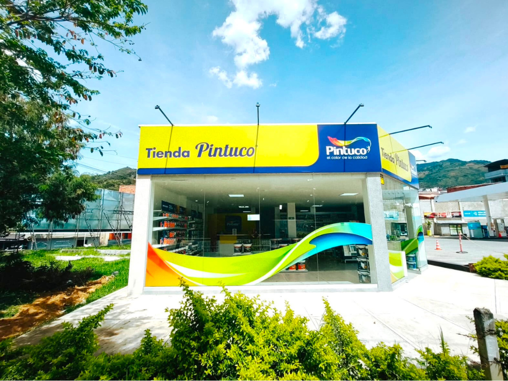 Foto: Pintuco. Pintuco proyecta abrir 250 nuevas tiendas en Colombia durante los próximos tres años. La red alcanzará 450 puntos de venta en 2028.