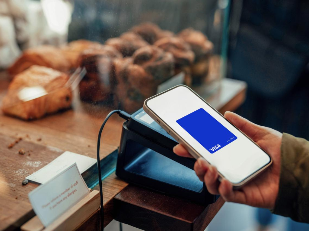 Foto: Visa. Visa transforma los teléfonos celulares en terminales de pago globales para impulsar a las pequeñas empresas.