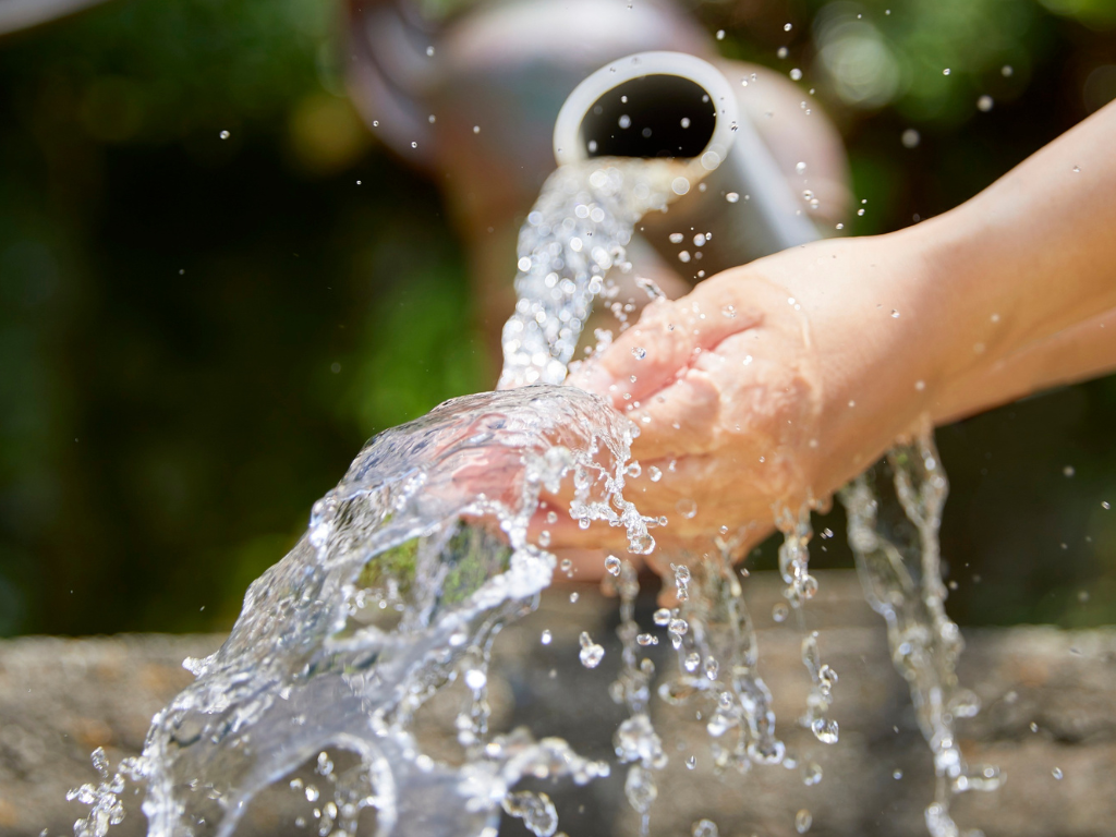 Foto: Canva. EPM proyecta lluvias un 30% por debajo del promedio e insta al uso eficiente del agua ante posibles cortes en el Valle de Aburrá.