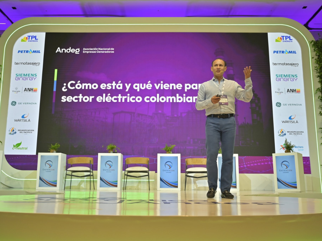 Foto: ANDEG. ANDEG advierte un déficit de energía del 4,4% en Colombia este 2026. El gremio pide $65 billones en inversión para evitar apagones.