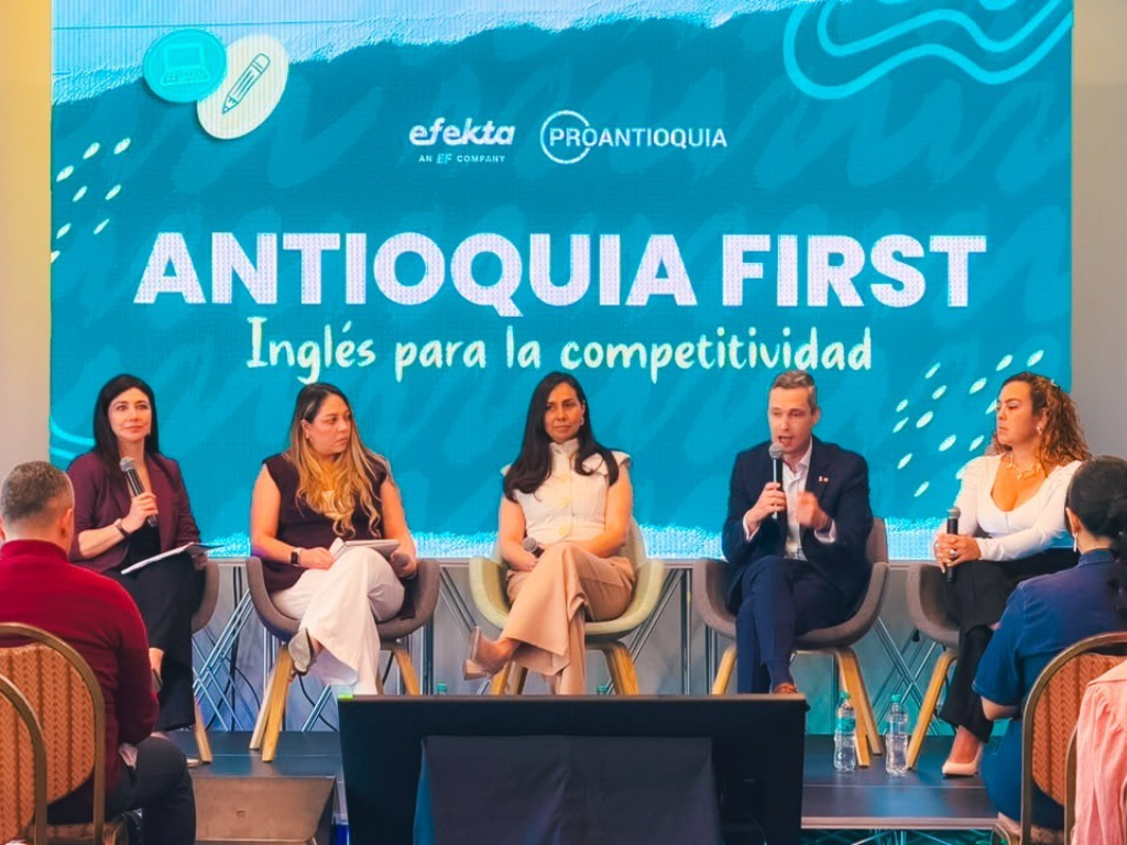 Foto: Proantioquia. Proantioquia impulsa Antioquia First para evaluar el inglés en todo el departamento con la prueba EF SET. La meta es cerrar brechas y mejorar la competitividad.