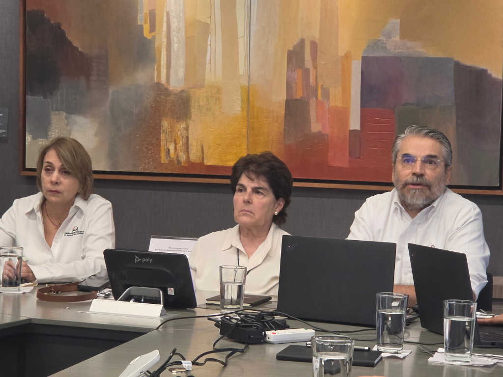 Foto: ABC Economía. La Cámara de Comercio de Medellín lidera la reactivación económica del Chocó y el Eje Cafetero tras la emergencia climática.