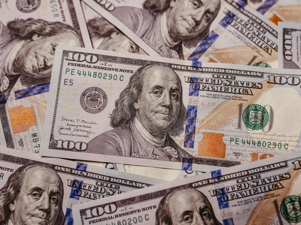 Foto: Canva. EE. UU., Banco Mundial, BID y CAF donan US$16,7M tras el sismo en Colombia. Además, abren líneas de crédito por US$750M.