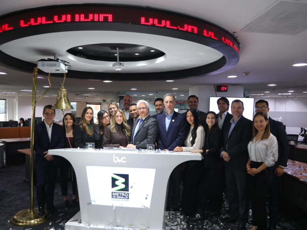 Foto: Metro. El Metro de Medellín colocó $330.000 millones en bonos sostenibles en la Bolsa de Valores de Colombia para adquirir 13 trenes nuevos y modernizar su flota.